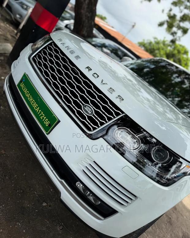 Land Rover Discovery 2010 White