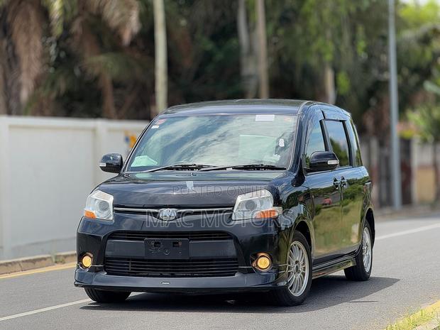 Toyota Sienta 1.5 FWD 2014 Black