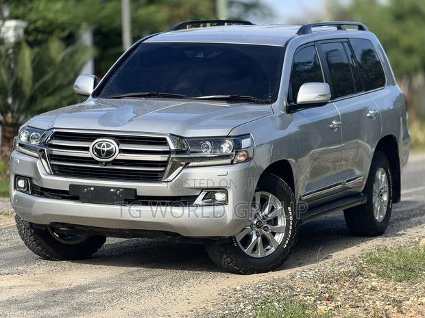 Toyota Land Cruiser 2017 Silver