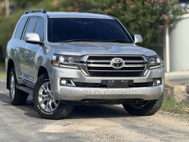 Toyota Land Cruiser 2017 Silver