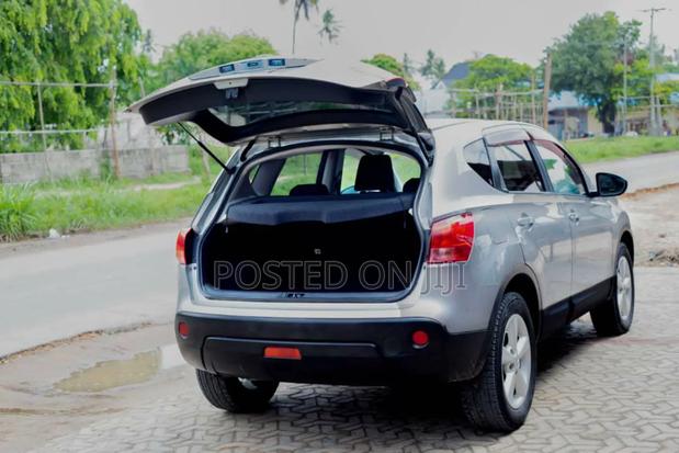 Nissan Dualis 2009 Gray