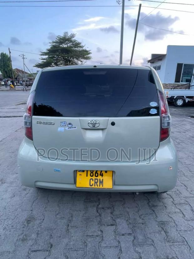 Toyota Passo 2004 Silver
