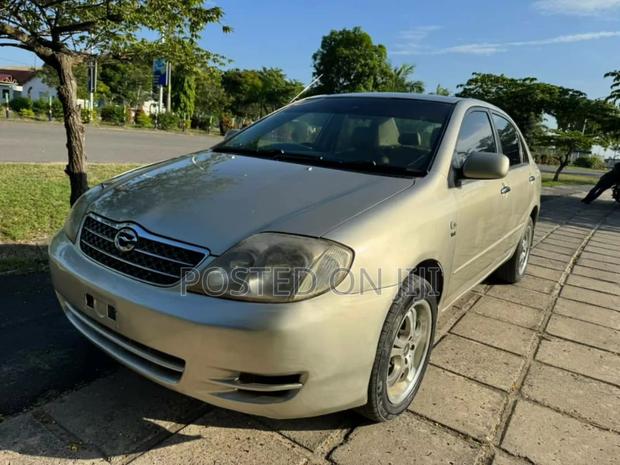 Toyota Corolla 2000 Silver