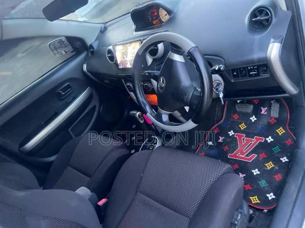 Toyota IST 2005 Silver