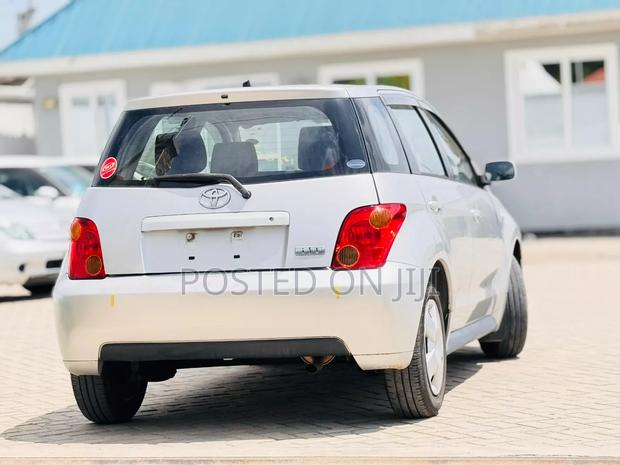 Toyota IST 2003 Silver