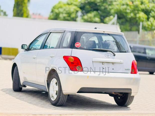 Toyota IST 2003 Silver