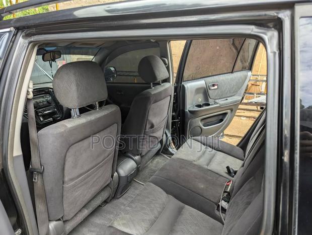 Toyota Kluger 2003 Black