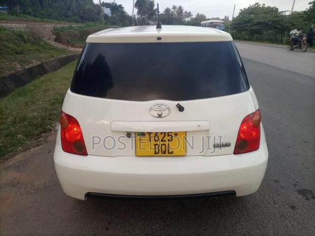 Toyota IST 2005 White