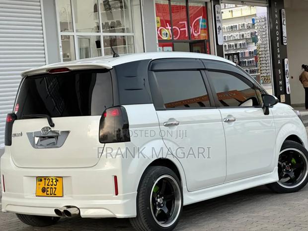Toyota Spade 1.3 2012 White