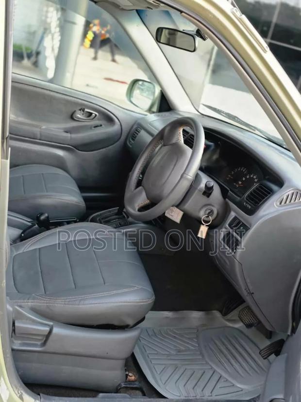 Suzuki Escudo 2005 Silver
