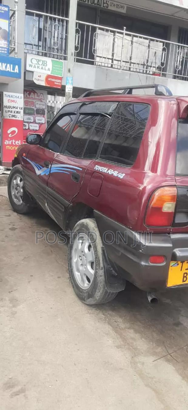 Toyota RAV4 2004 Red