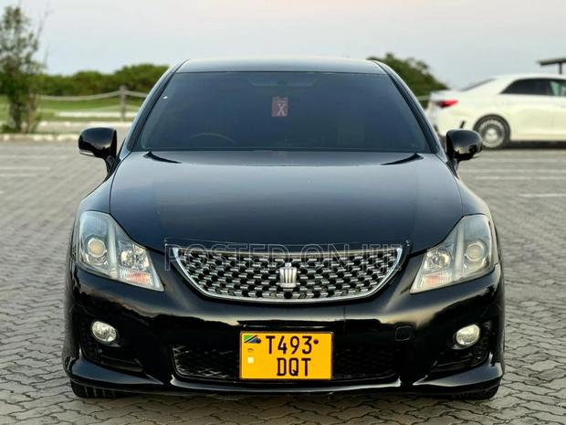 Toyota Crown Royale 2005 Black