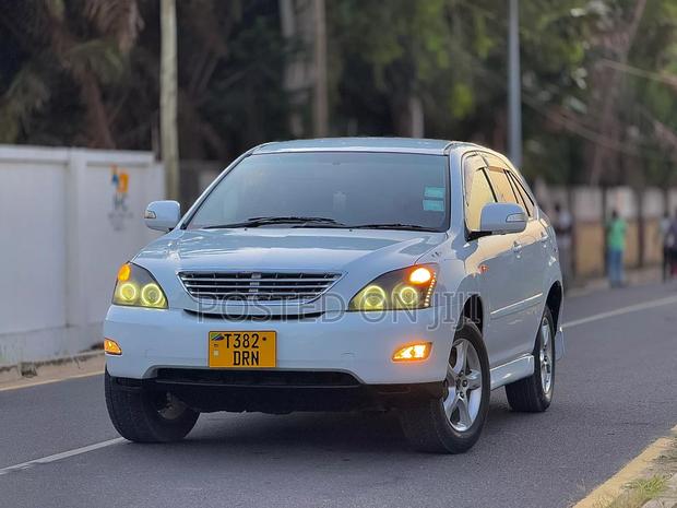 Toyota Harrier 2005 White