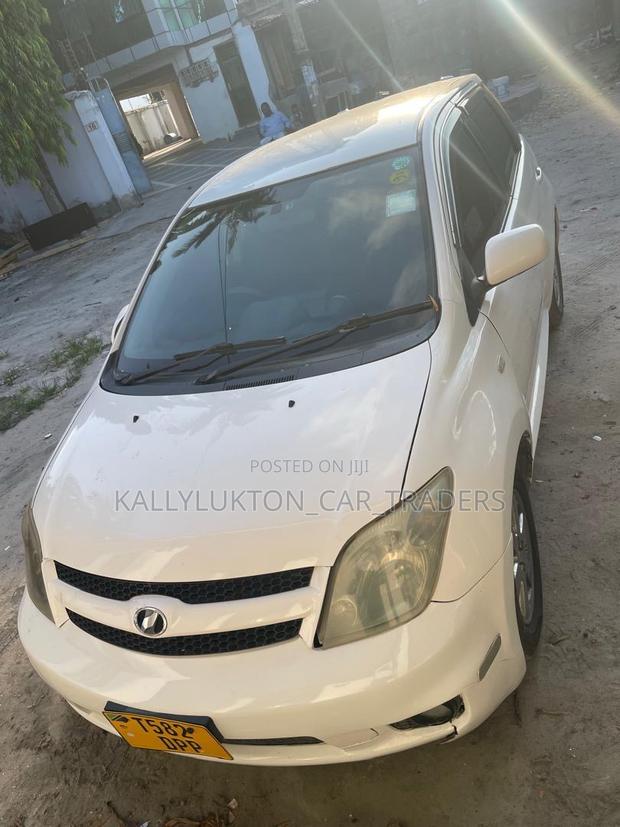 Toyota IST 2007 White