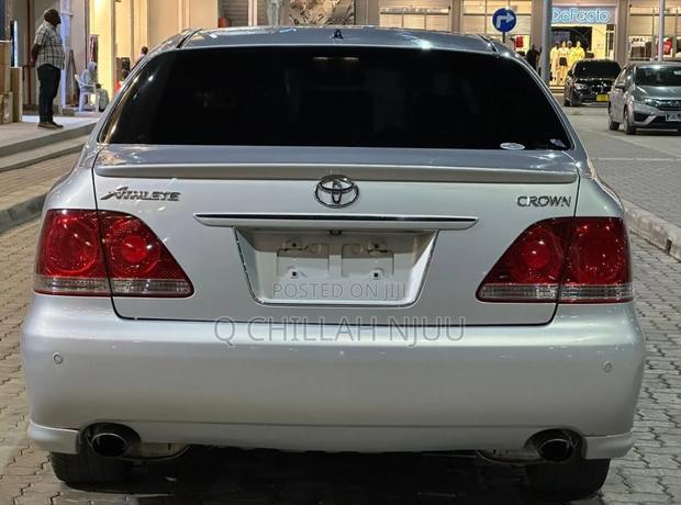 Toyota Crown 2006 Silver