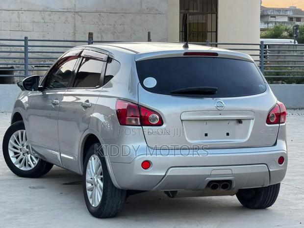 Nissan Dualis 2010 Silver
