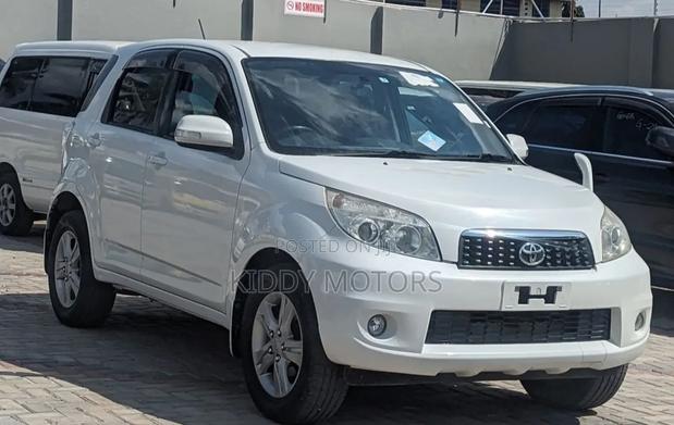 Toyota Rush 2008 White