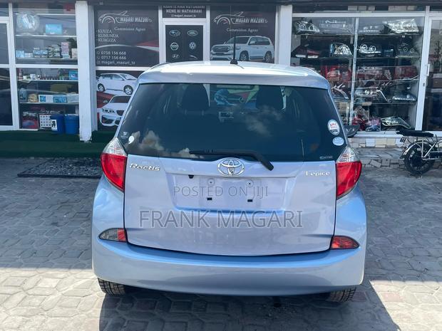 Toyota Ractis 1.5 AWD 2012 Blue