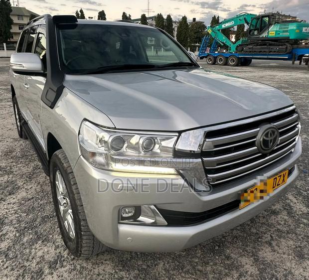Toyota Land Cruiser 2017 Silver