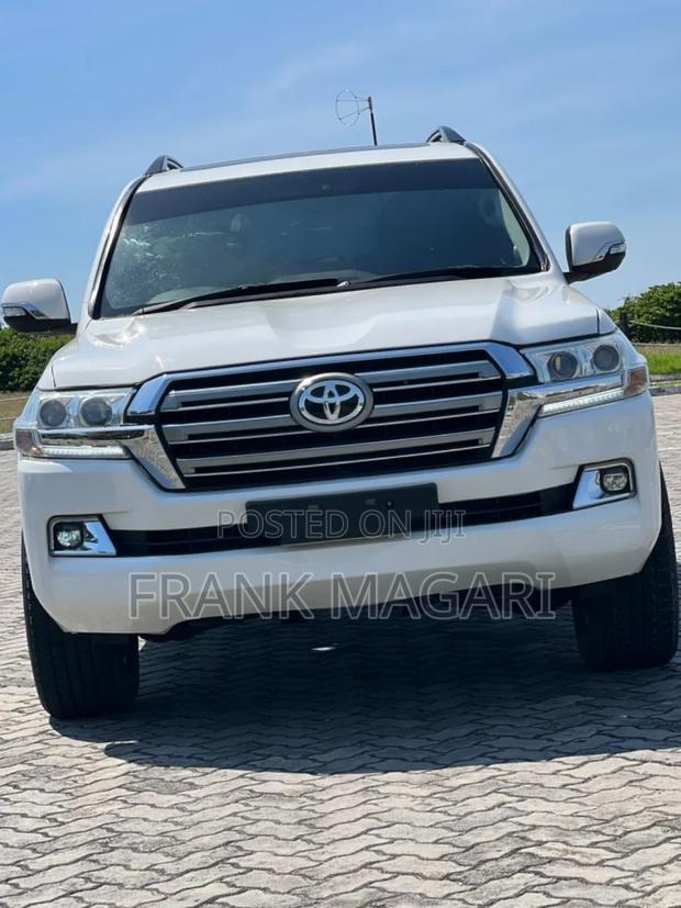 Toyota Land Cruiser 2018 White