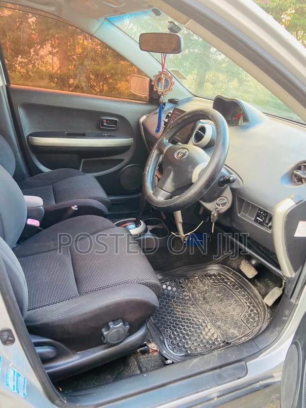 Toyota IST 2005 Silver