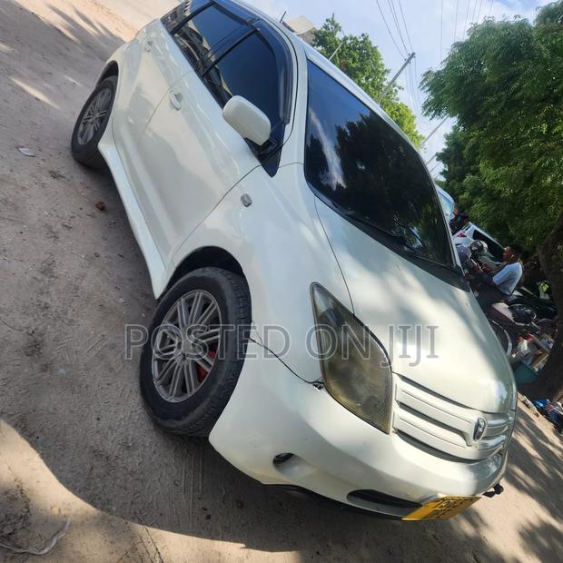 Toyota IST 2004 White