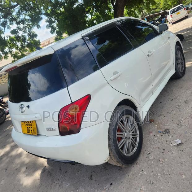 Toyota IST 2004 White