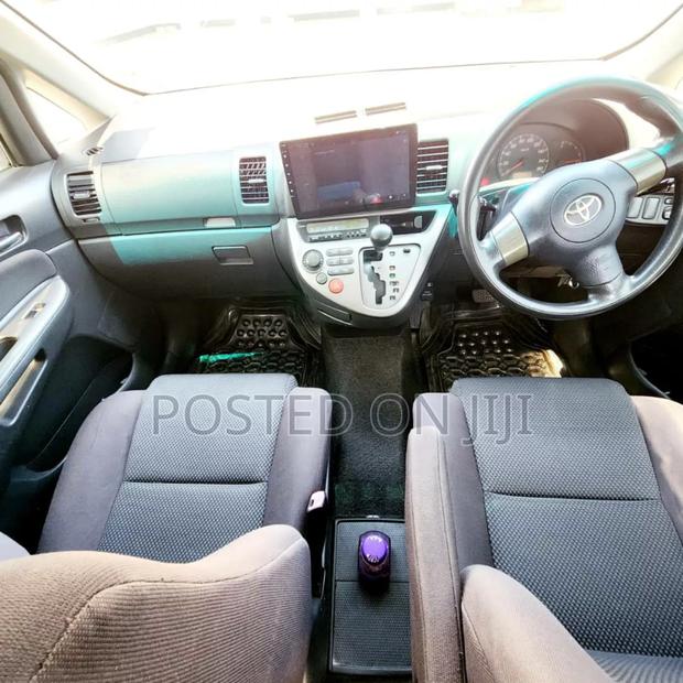 Toyota Wish 2006 Silver
