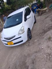 Toyota Ractis 2005 White for sale