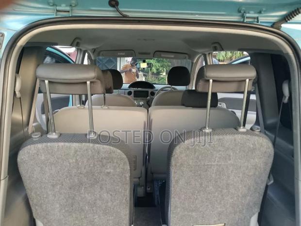 Toyota Sienta 2005 Blue