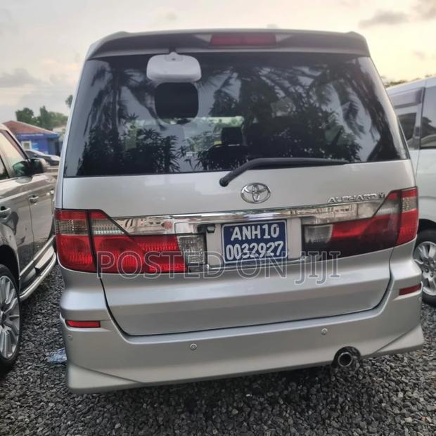 Toyota Alphard 2005 Silver