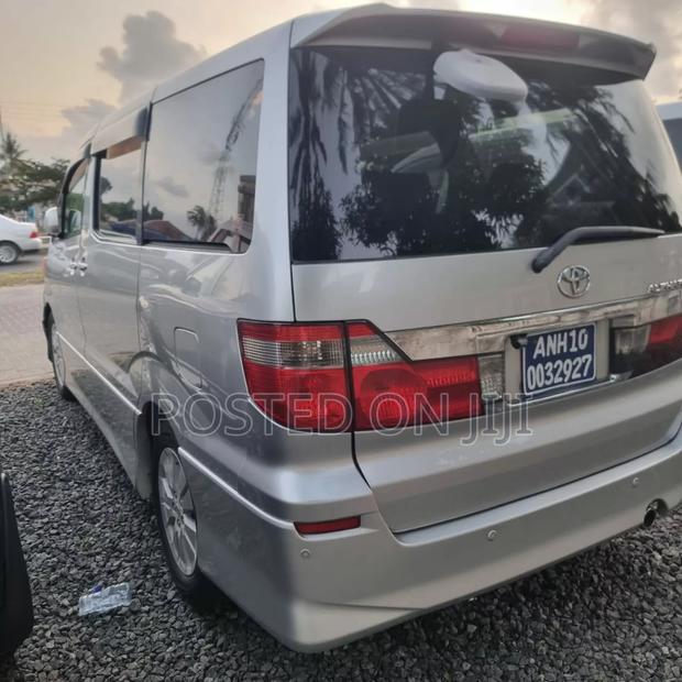 Toyota Alphard 2005 Silver