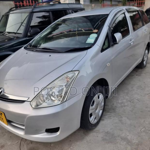 Toyota Wish 2004 Silver