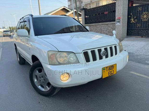Toyota Kluger 2005 White
