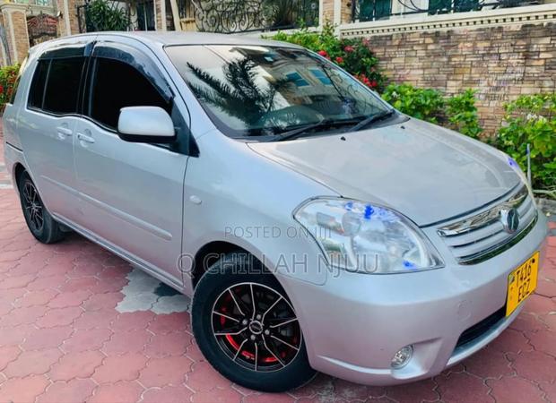 Toyota Raum 2007 Silver