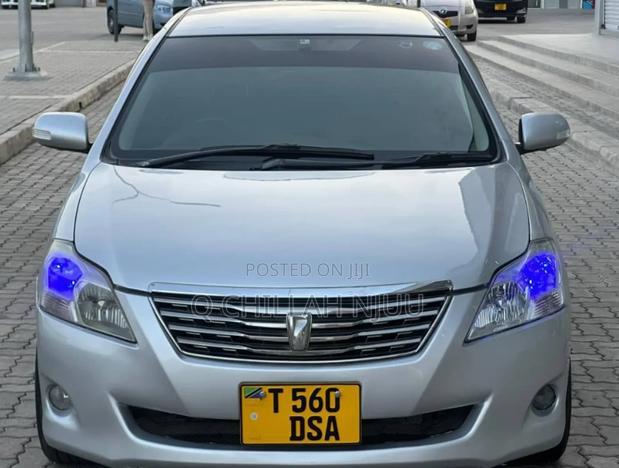 Toyota Premio 2010 Silver