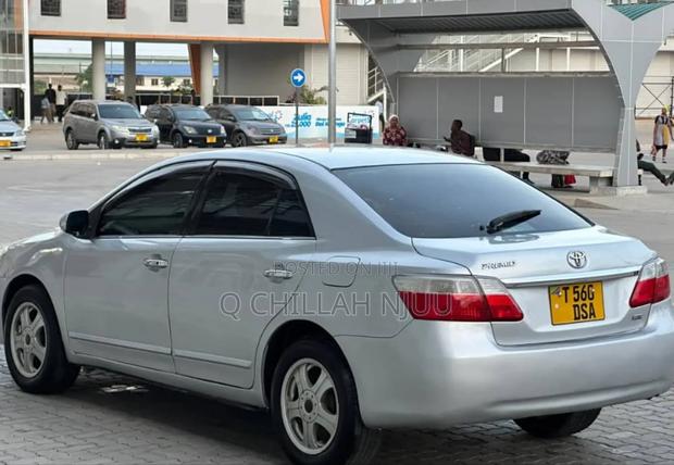 Toyota Premio 2010 Silver