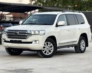 Toyota Land Cruiser 2017 White for sale