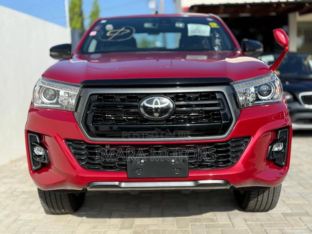 Toyota Hilux 2020 Red