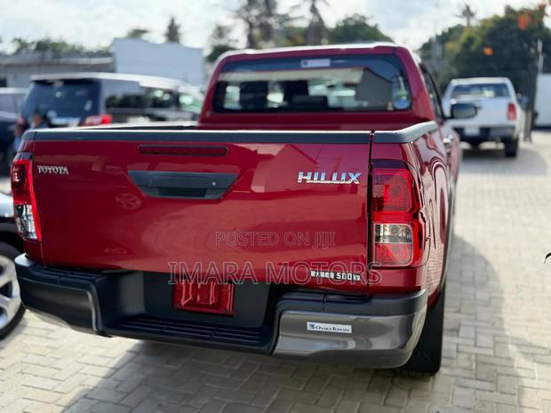 Toyota Hilux 2020 Red
