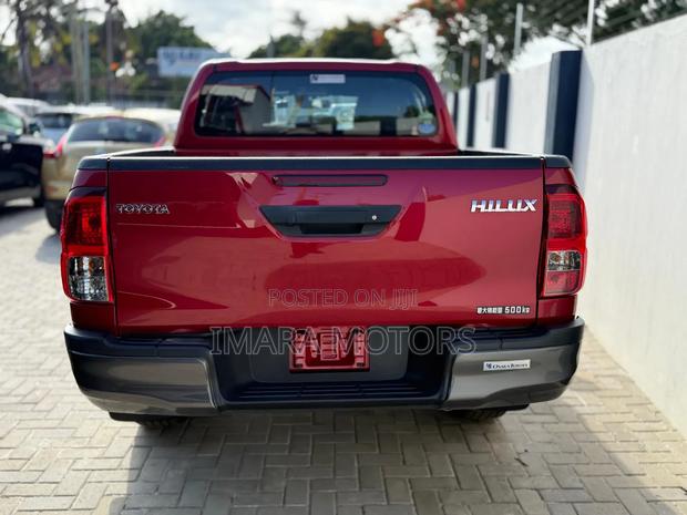 Toyota Hilux 2020 Red