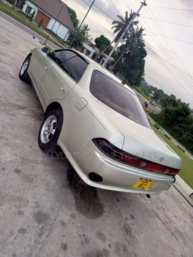 Toyota Mark II 2001 Silver