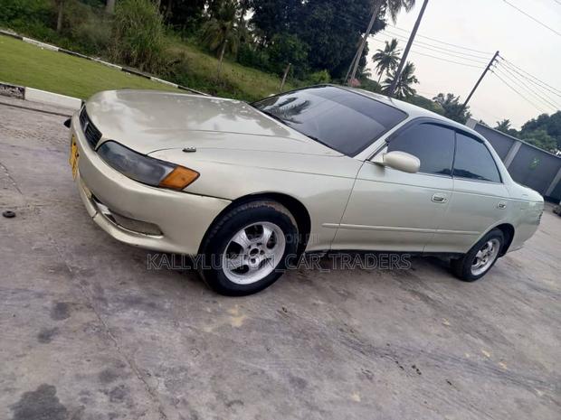 Toyota Mark II 2001 Silver
