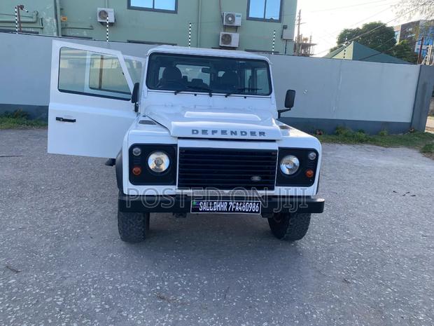 Land Rover Defender 2016 White