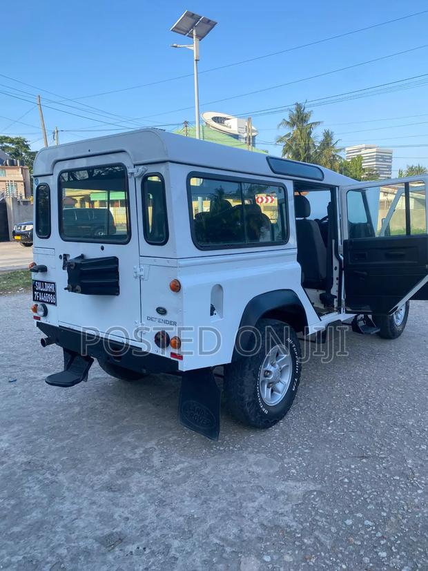 Land Rover Defender 2016 White