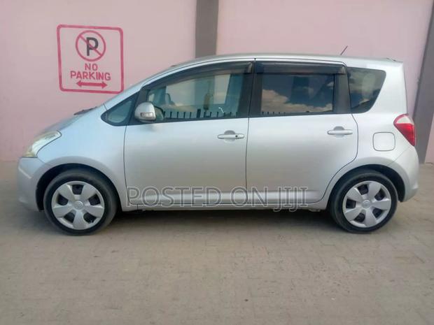 Toyota Ractis 2005 Silver