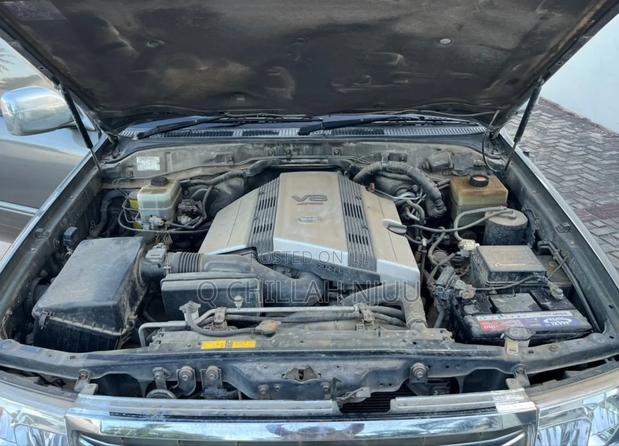 Toyota Land Cruiser 2001 Gray