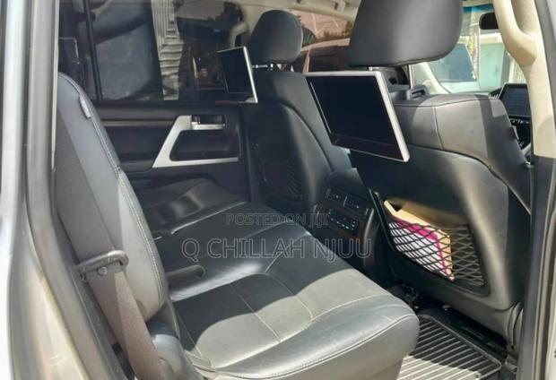 Toyota Land Cruiser 2017 Silver