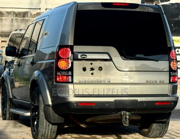 Land Rover Discovery 2011 Silver