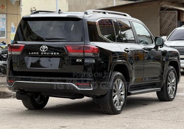 Toyota Land Cruiser 2023 Black